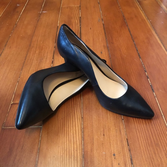 Vince Camuto Black Leather Pump - Picture 7 of 8